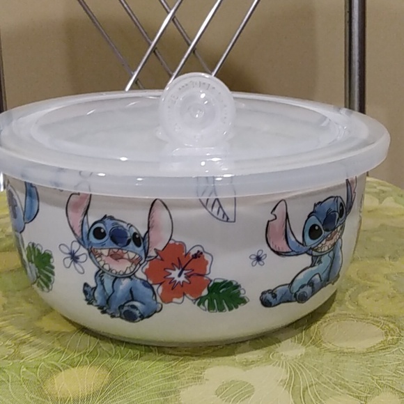 Disney Stitch bowl with lid - Picture 3 of 11